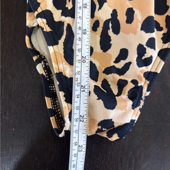 Eloquii Cheetah/Leopard Print Cut Out One Piece Bathing Suit Size 16 - Picture 8 of 13